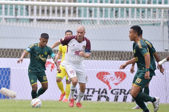 Suasana pertandingan Persikabo 1973 versus PSM Makassar dalam pertandingan pekan ketiga Liga 1 2023-2024 di Stadion Pakansari, Bogor, Jumat (14/7/2023).