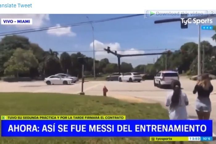 Mobil yang dikendarai pemain anyar Inter Miami, Lionel Messi nyaris terlibat kecelakaan serius.