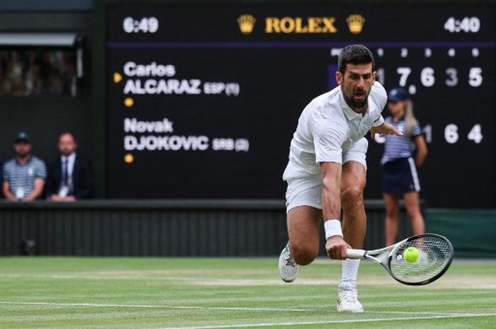 Petenis Serbia, Novak Djokovic saat tampil pada laga final Wimbledon 2023, Minggu (17/7/2023)