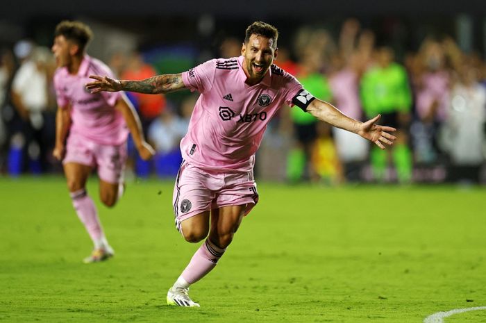 Lionel Messi mencetak gol perekik yang memenangkan Inter Miami atas Cruz Azul dalam debutnya di DRV PNK, Fort Lauderdale, pada laga Leagues Cup (21/7/2023).