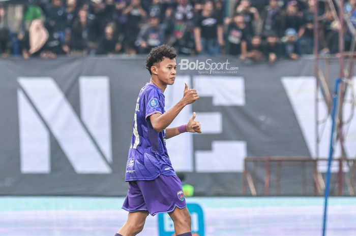 Esal Sahrul Muhrom melakukan selebrasi seusai mencetak gol dalam laga pekan keempat Liga 1 2023 antara Persita versus Persija di Stadion Indomilk Arena, Tangerang, Banten, Sabtu (22/7/2023).