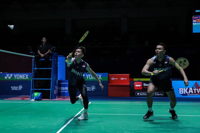 Ganda putra Indonesia, Fajar Alfian/Muhammad Rian Ardianto dibekuk juara Olimpiade pada babak semi final Japan Open 2023.
