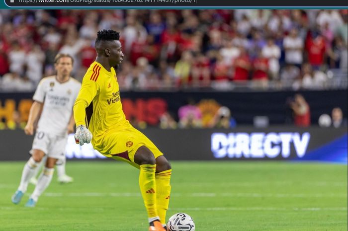 Sebuah kesalahan dilakukan Manchester United, Andre Onana pada laga uji coba melawan RC Lens.