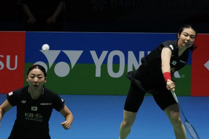 Ganda putri Korea Selatan, Kim So-yeong/Kong Hee-yong, menunggu ganda Indonesia, Apriyani Fadia/Siti Fadia Silva Ramadhanti di babak semifinal Kejuaraan Dunia 2023.