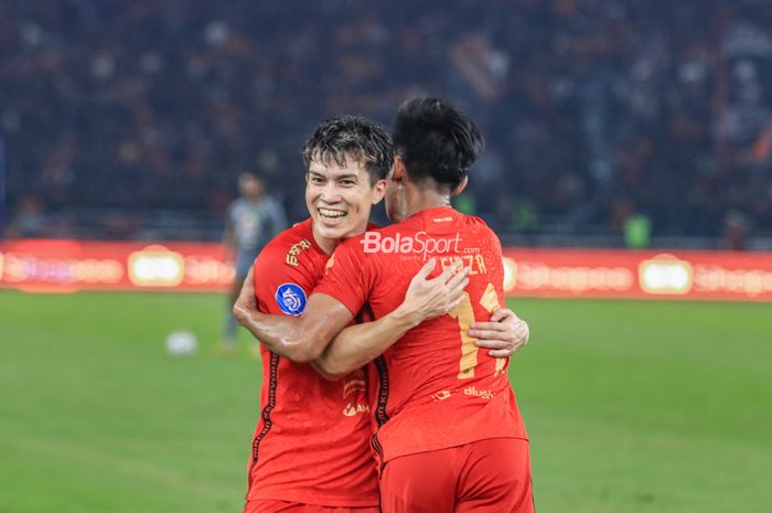 Ryo Matsumura sedang melakukan selebrasi seusai mencetak gol dalam laga pekan kelima Liga 1 2023 antara Persija versus Persebaya di Stadion Utama Gelora Bung Karno, Senayan, Jakarta, Minggu (30/7/2023).