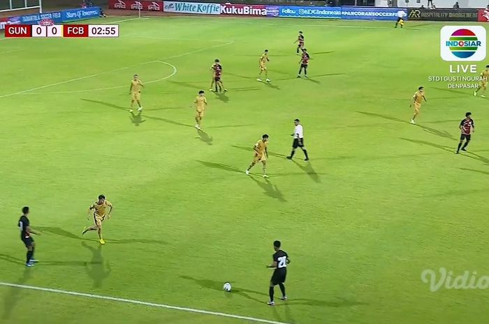Tangkapan layar siaran langsung uji coba Garuda United U-17 vs Barcelona Juvenil A pada uji coba di Stadion I Gusti Ngurah Rai, Denpasar, Rabu (2/8/2023).