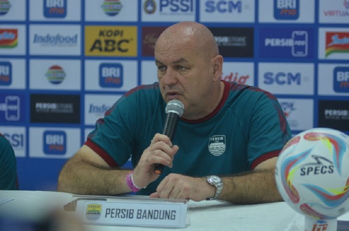 Pelatih Persib Bandung, Bojan Hodak.