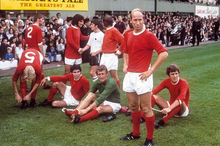 Para pemain Manchester United setelah kalah dari Hull City dalam adu penalti pertama di sepak bola Inggris, 5 Agustus 1970.