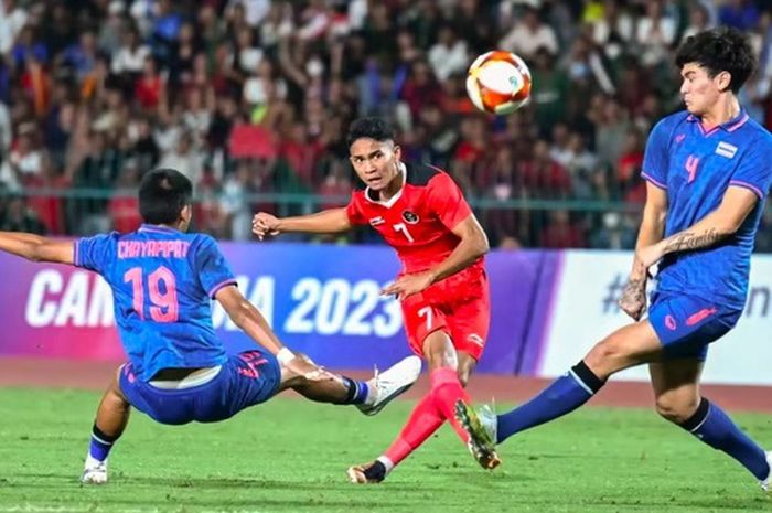 Timnas U-22 Indonesia saat berduel dengan Thailand di final SEA Games 2023.