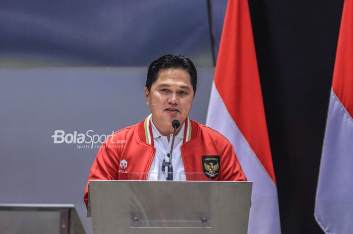 Ketua Umum PSSI, Erick Thohir, sedang memberikan sambutan dalam acara Yayasan Bakti Sepak Bola Indonesia di Main Hall Bursa Efek Indonesia, Senayan, Jakarta, Senin (7/8/2023). 