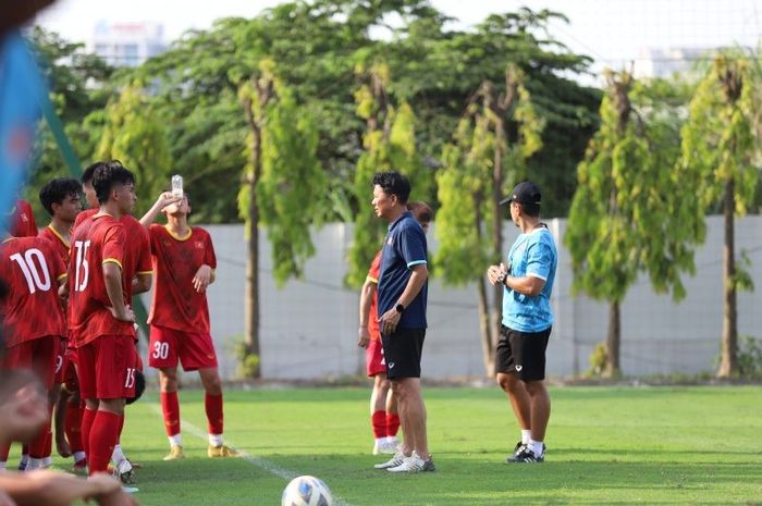Timnas U-23 Vietnam mendapat kabar buruk menjelang Piala AFF U-23 2023, satu pemain penting alami cedera.