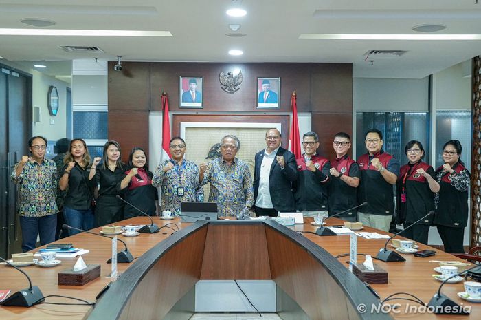  NOC Indonesia dengan Chef de Mission Tim Indonesia untuk Asian Games 2022 Hangzhou, China