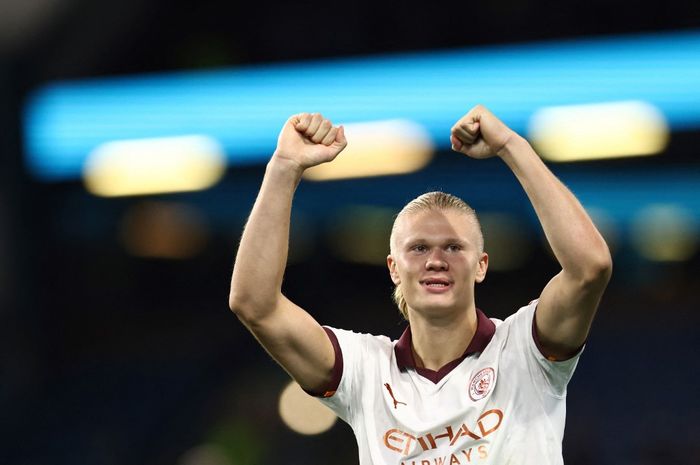 Bomber Manchester City, Erling Haaland, menjadi bahan bully-an sejumlah netizen usai mengukir brace alias dua gol ke gawang Burnley di laga pembuka Liga Inggris 2023-2024.