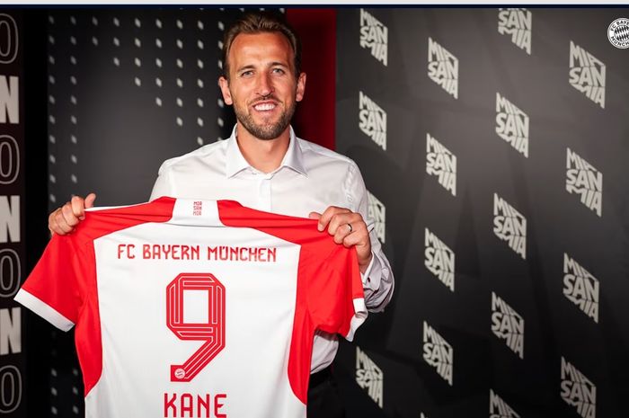 Harry Kane resmi gabung Bayern Muenchen dari Tottenham Hotspur di bursa transfer musim panas 2023. Kane bisa langsung dapat gelar 12 jam setelah jadi pemain Bayern.