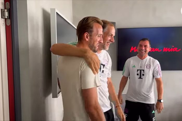 Thomas Tuchel tampak sangat bahagia sampai tidak percaya bahwa Harry Kane bergabung dengan Bayern Muenchen.