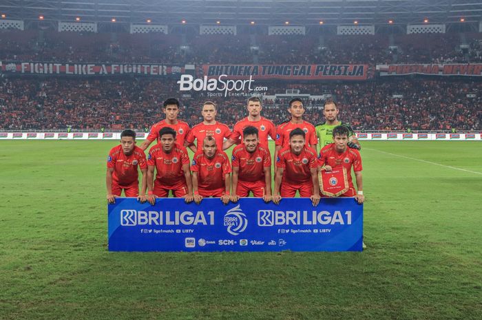 Skuat Persija Jakarta (skuad Persija Jakarta) sedang berfoto bersama di Stadion Utama Gelora Bung Karno, Senayan, Jakarta, 30 Juli 2023.