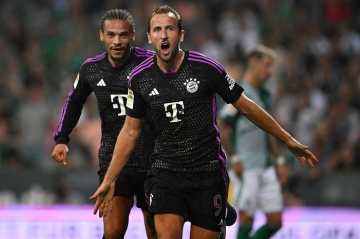 Striker Bayern Muenchen, Harry Kane, mencatat sejarah sebagai pemain Inggris tertajam dalam semusim di Bundesliga walau baru menjalani 12 pertandingan.