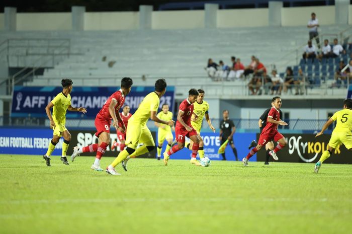 Irfan Jauhari dalam laga timnas U-23 Indonesia Vs Malaysia di Rayong Provincial Stadium, Jumat (18/8/2023).