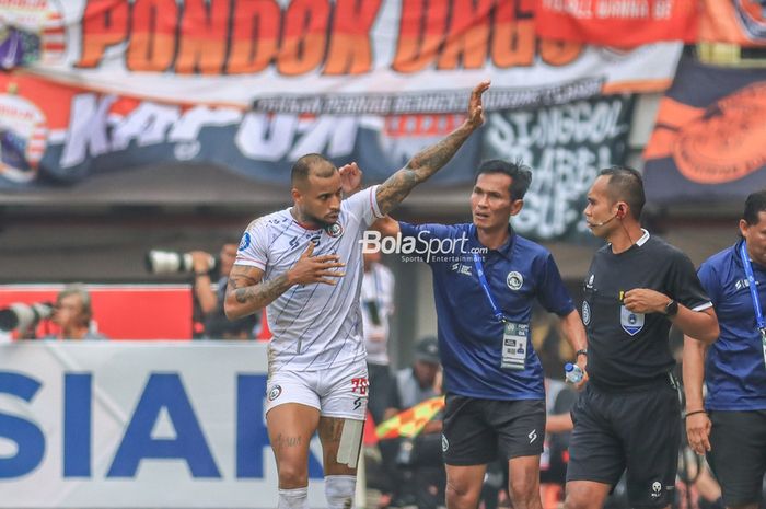 Gustavo Almeida Dos Santos sedang melakukan selebrasi seusai mencetak gol dalam laga pekan kesembilan Liga 1 2023 antara Persija versus Arema FC di Stadion Patriot Candrabhaga, Bekasi, Jawa Barat, Minggu (20/8/2023).