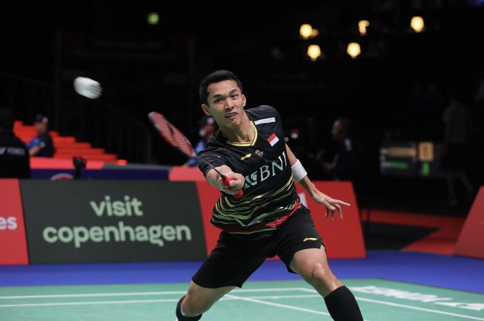Tunggal putra Indonesia, Jonatan Christie, saat tampil di babak 64 besar Kejuaraan Dunia 2023, di Royal Arena, Kopenhagen, Denmark, Senin (21/8/2023).