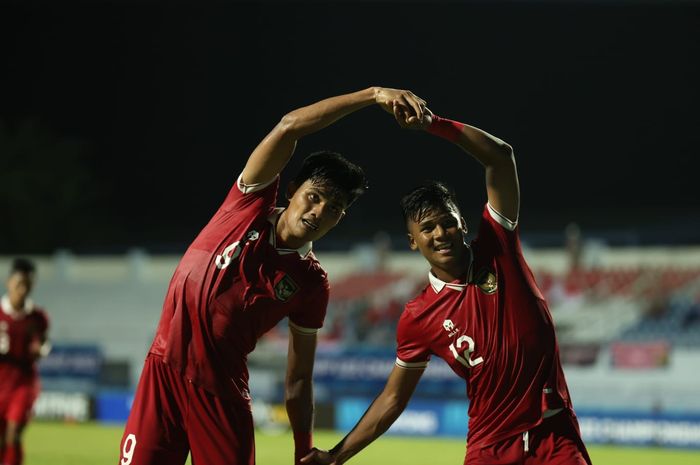 Selebrasi Ramadhan Sananta dan Abdul Rahman saat Timnas U-23 Indonesia menang 1-0 atas Timor Leste, Minggu (20/8/2023).