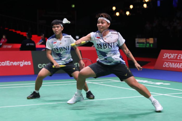 Pasangan ganda putri Indonesia, Apriyani Rahayu/Siti Fadia Silva Ramadhanti, pada babak 16 besar Kejuaraan Dunia 2023 di Royal Arena, Kopenhagen, Denmark, Kamis (24/8/2023).