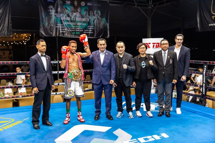 Petinju Indonesia, Jon Jon Jet, sukses mempertahankan sabuk kelas bantam super WBC Asian Boxing Council Continental usai memenangkan pertandingan di Bangkok, Thailand, 26 Agustus 2023.