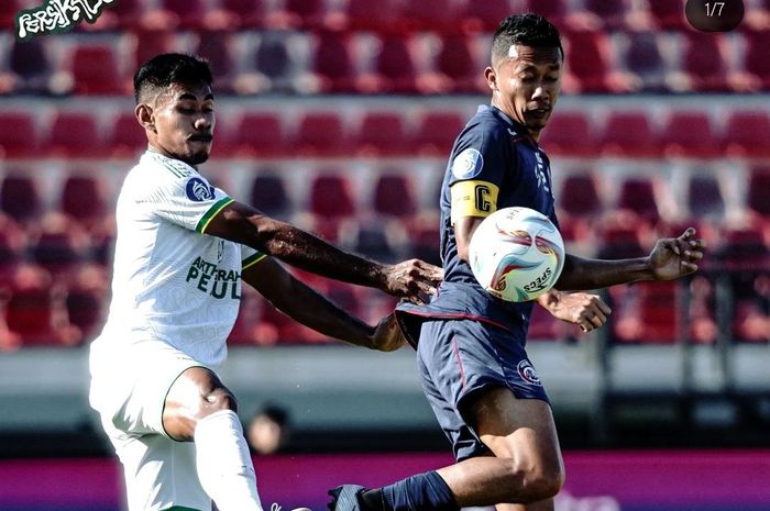 Suasana pertandingan Arema FC versus Persikabo 1973 pada laga pekan ke-10 Liga 1 2023/2024 di Stadion Kapten I Wayan Dipta, Gianyar, Bali, Senin (28/8/2023).