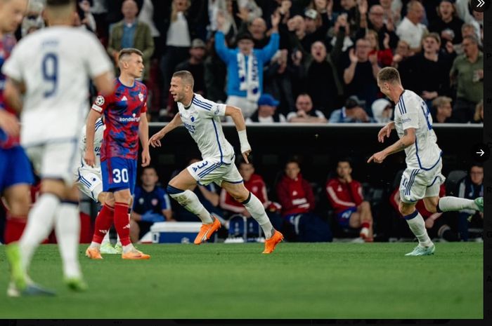 Denis Vavro mencetak gol untuk FC Copenhagen ke gawang Rakow Czestochowa di play-off Liga Champions (30/8/2023). 