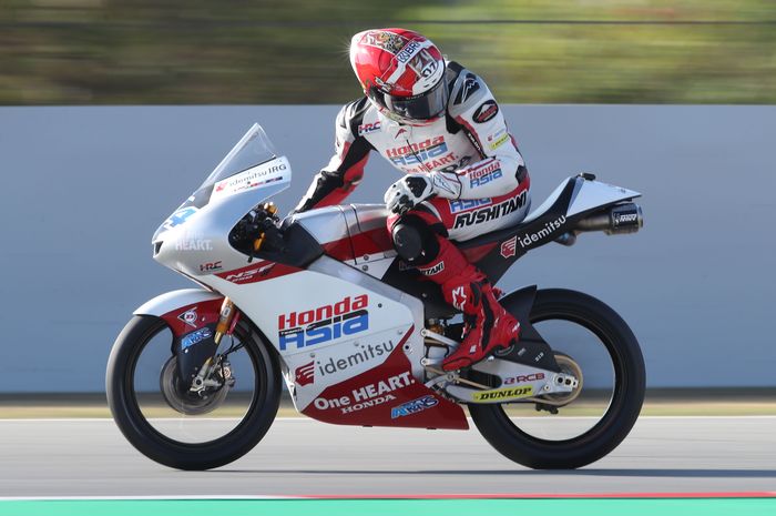 Pembalap Honda Team Asia, Mario Aji, saat tampil pada latihan Moto3 Catalunya di Sirkuit Catalunya, Montmelo, Spanyol, 1 September 2023.
