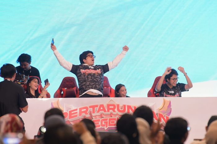 Alam Ganjar yang bernama lengkap Muhammad Zinedine Alam Ganjar menunjukkan kemampuannya dalam bermain di event charity yang dibesut The House of Revolutions (THR) asuhan Thariq Halilintar di Posbloc South Great Hall, Jakarta Pusat, pada Sabtu (2/9/2023).