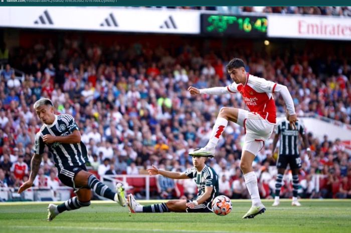 Momen Kai Havertz mendapatkan peluang emas mencetak gol saat Arsenal bersua Man United pada laga pekan ke-4 Liga Inggris 2023-2024, Minggu (3/9/2023) malam WIB.