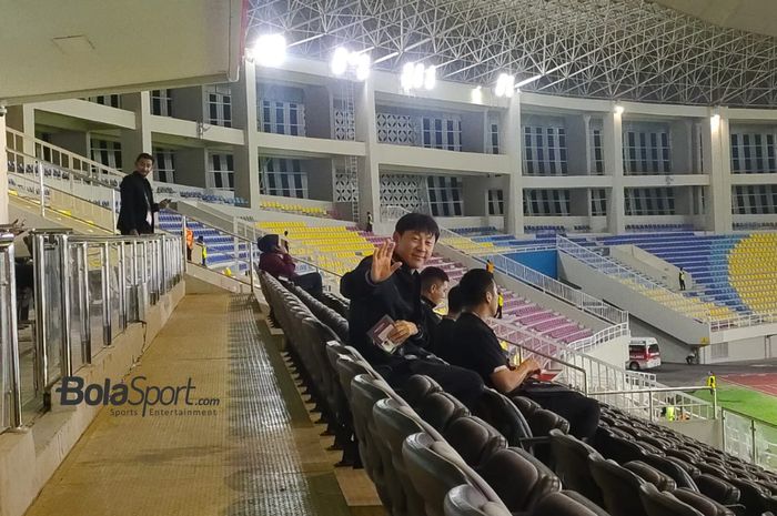 Pelatih Timnas U-23 Indonesia, Shin Tae-yong Hadir pada laga Kualifikasi Piala Asia U-23 2024 antara Turkmenistan vs China Taipei di Stadion Manahan, Rabu (5/9/2023) malam WIB