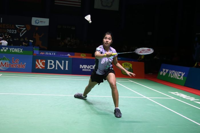 Pebulu tangkis tunggal putri Indonesia, Ester Nurumi Tri Wardoyo, pada babak kedua Indonesia Masters 2023 Super 100 di GOR Pancing, Medan, Kamis (7/9/2023).