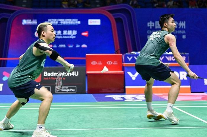 Pasangan ganda putra Malaysia, Aaron Chia/Soh Wooi Yik, pada final China Open 2023 di Olympic Sports Center Gymnasium, Minggu (10/9/2023).