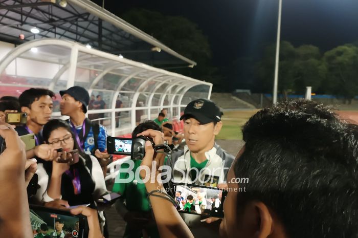 Pelatih kepala Timnas U-23 Indonesia, Shin Tae-yong, saat ditemui di Stadion Sriwedari, Solo, Senin (11/9/2023).