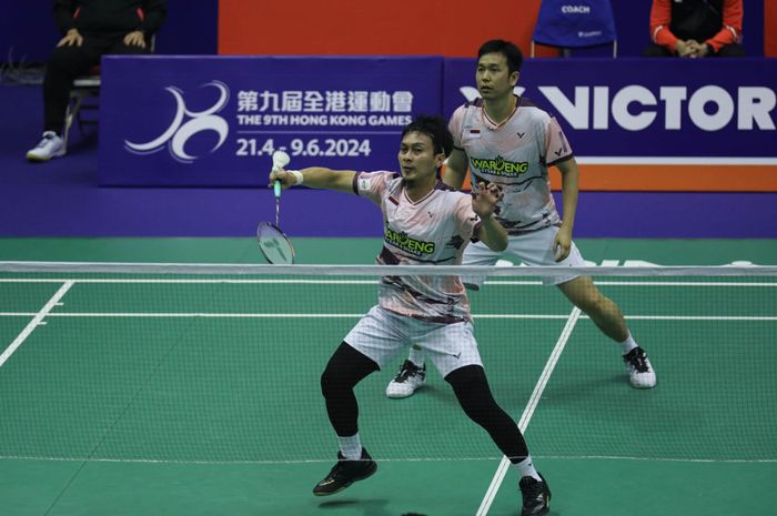 Ganda putra Indonesia, Mohammad Ahsan/Hendra Setiawan, saat tampil pada babak pertama Hong Kong Open 2023 di Hong Kong Coliseum, Kowloon, Hong Kong, 12 September 2023.