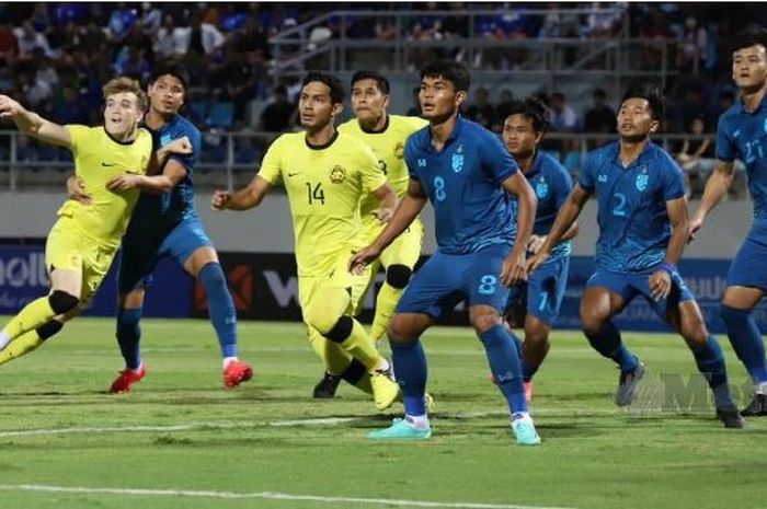 Suasana pertandingan Malaysia versus Thailand di laga Grup H Kualifikasi Piala Asia U-23 2024.