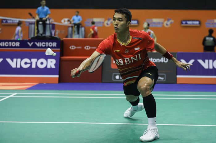 Pebulu tangkis tunggal putra Indonesia, Jonatan Christie, pada babak perempat final Hong Kong Open 2023 di Hong Kong Coliseum, Jumat (15/9/2023).