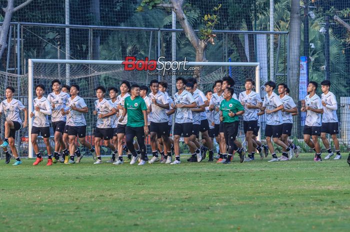 Suasana latihan timnas U-17 Indonesia di Lapangan A, Senayan, Jakarta, Sabtu (16/9/2023) pagi.