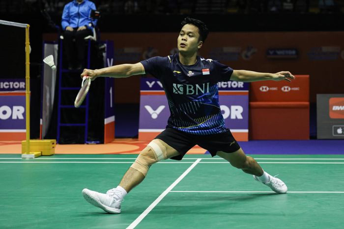 Pebulu tangkis tunggal putra Indonesia, Anthony Sinisuka Ginting, pada semifinal Hong Kong Open 2023 di Hong Kong Coliseum, Sabtu (16/9/2023).