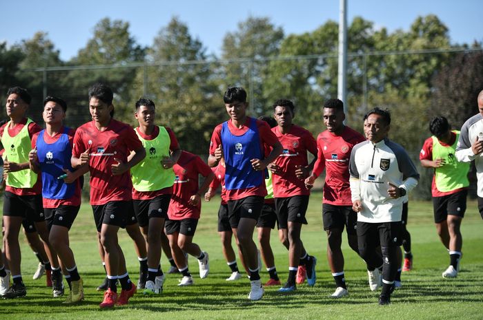 Timnas U-17 Indonesia saat menjalani sesi latihan di Jerman.