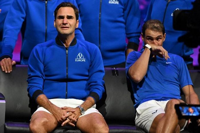 Roger Federer menangis setelah memainkan laga terakhirnya di Laver Cup 2022 pada 23 September 2022 di London.