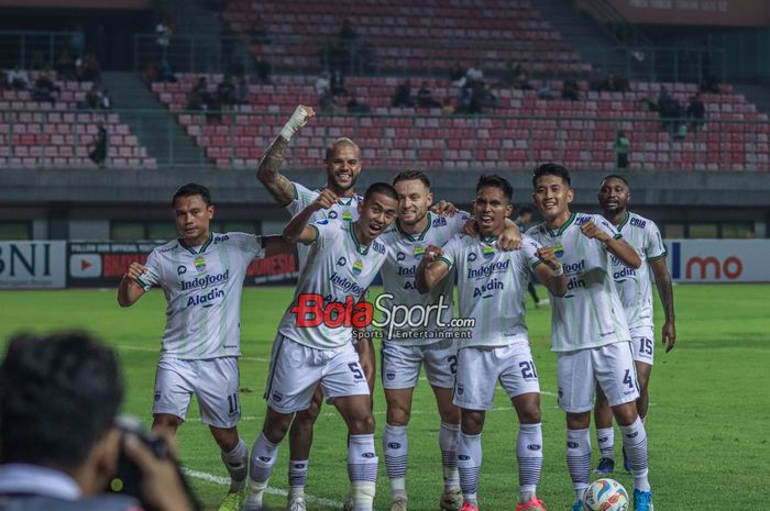 Persib membawa misi bangkit pada laga melawan Barito Putera. Untuk itu mereka tingkatkan menu latihan.