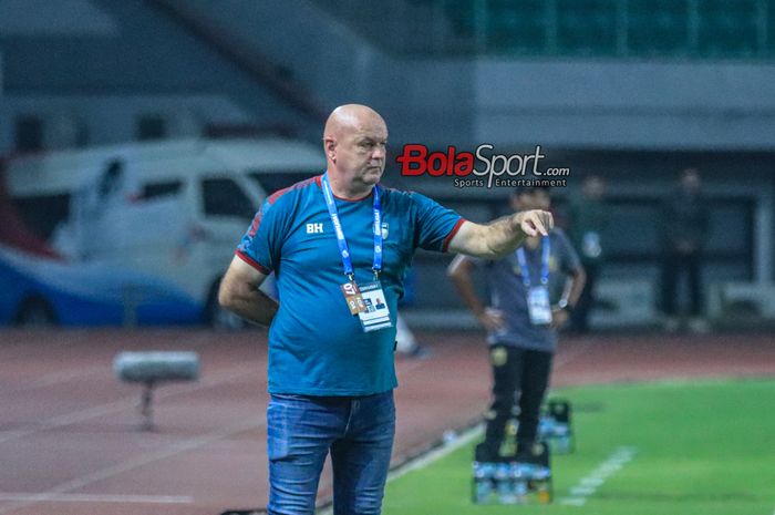 Pelatih Persib Bandung, Bojan Hodak, mengaku tak menyangka Persita Tangerang bisa tampil begitu buruk pada pekan ke-14 Liga 1 2023/2024.