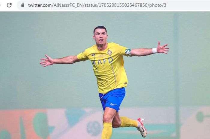 Selebrasi megabintang Al Nassr, Cristiano Ronaldo, usai mencetak gol ke gawang Al Ahli.