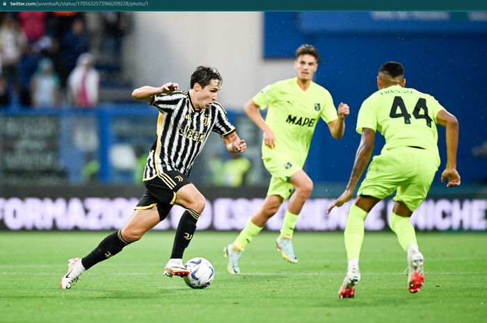 Juventus gagak ke puncak klasemen sementara Liga Italia setelah menelan kekalahan perdana dari Sassuolo dengan skor 2-4.