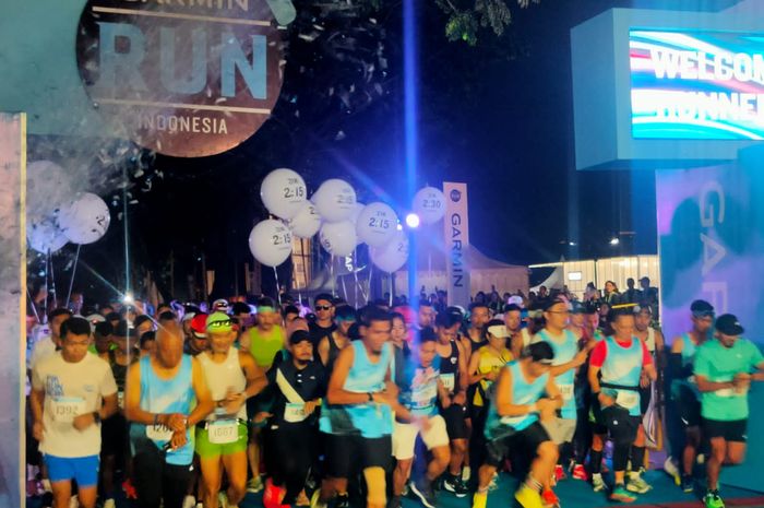 Suasana start pada event lari yang bertajuk Garmin Run Asia Series 2023 Indonesia yang diiselenggarakan di Uptown Park Summarecon Mall Serpong (SMS),  Tangerang, Banten, pada Minggu (24/9/2023).