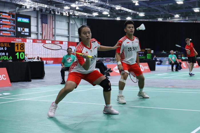 Ganda campuran junior Indonesia, Jonathan Farrell Gosal/Priskila Venus Elsadai saat tampil pada ajang beregu Kejuaraan Dunia Junior 2023 atau Suhandinata Cup 2023, pada laga Indonesia versus Portigal di The Podium, Spokane, Washington, Amerika Serikat, Selasa (26/9/2023) dini hari WIB