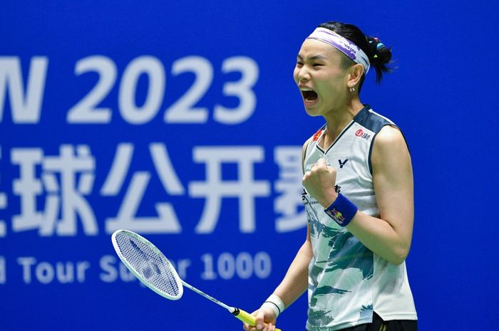 Reaksi tunggal putri Taiwan, Tai Tzu Ying, saat menghadapi Carolina Marin dari Spanyol pada perempat final China Open 2023 di Changzhou, China, 8 September 2023.